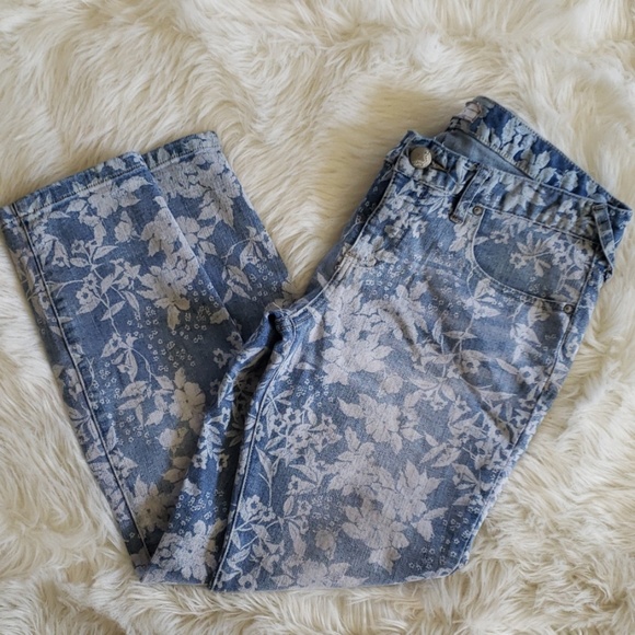Free People Denim - Free People floral cropped jeans size 30